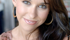 Lacey Chabert Iphone Background