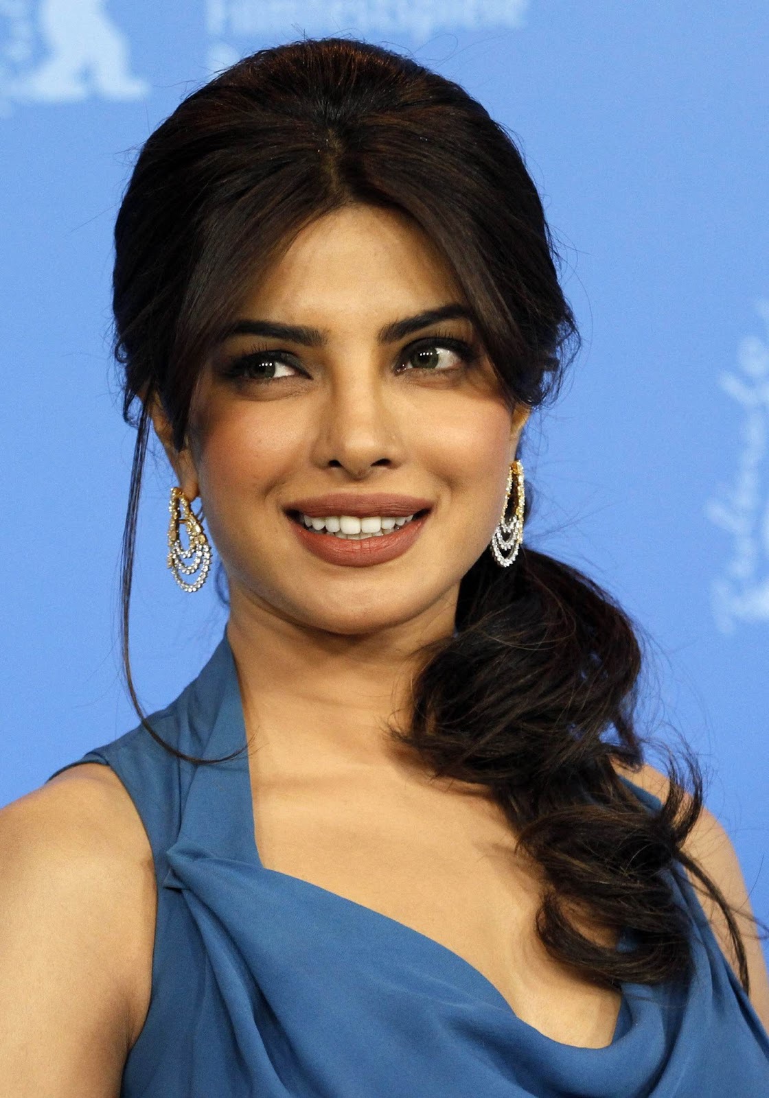 Priyanka Chopra Wallpapers Images Photos Pictures Backgrounds