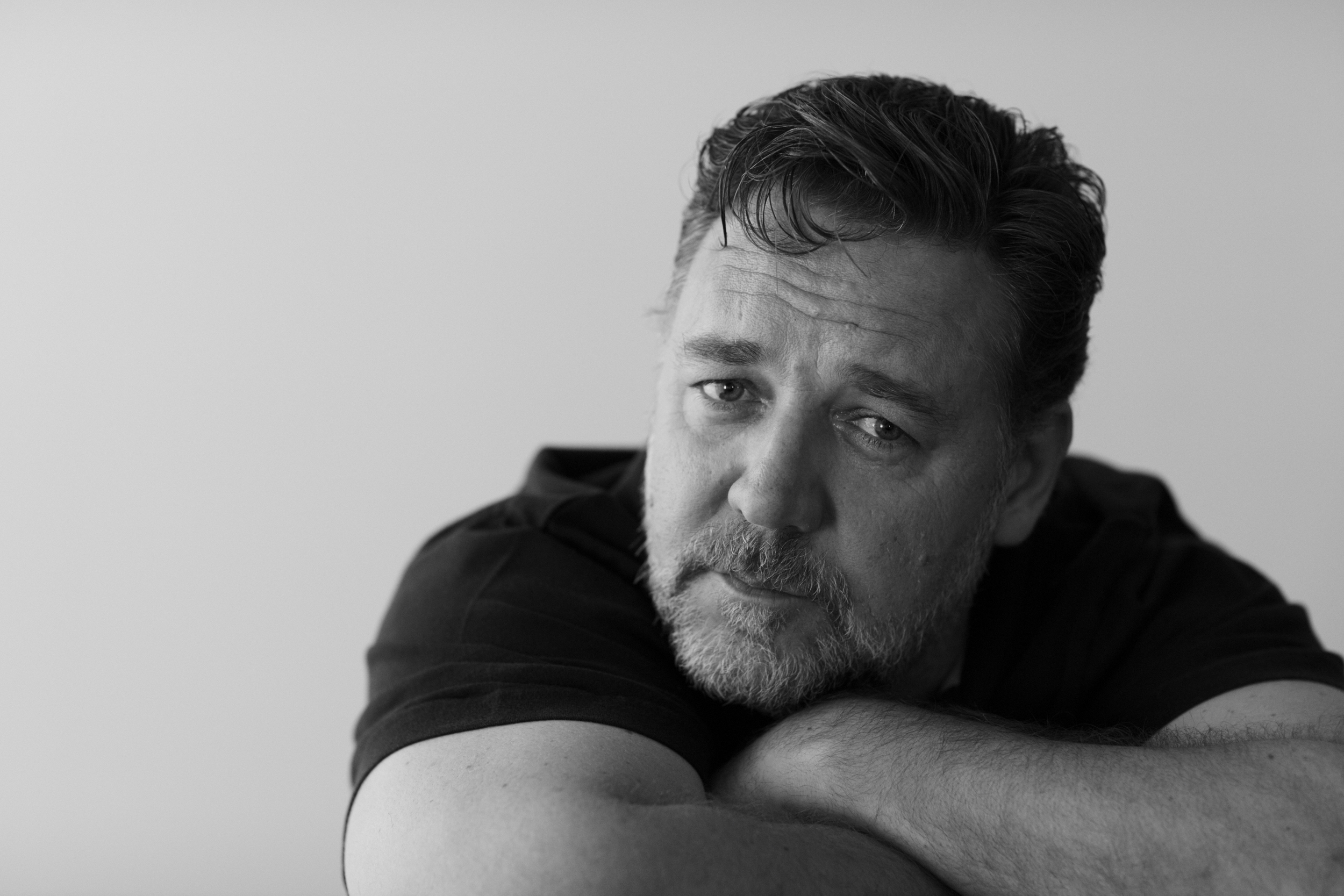 Russell Crowe Wallpapers Images Photos Pictures Backgrounds