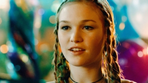 Julia Stiles For Desktop