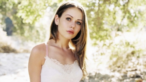 Alexis Dziena Computer Backgrounds