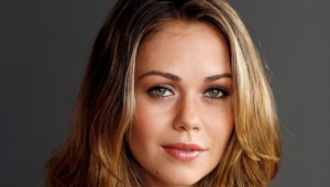 Alexis Dziena Wallpaper