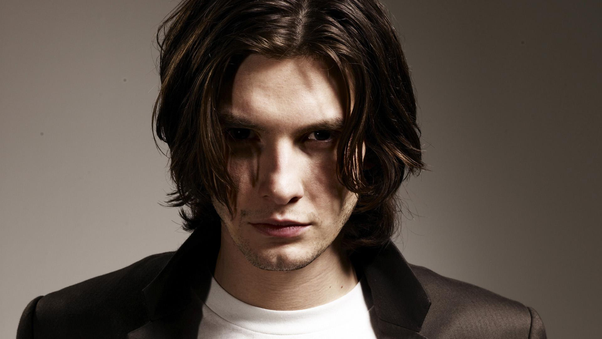 Ben Barnes Wallpapers Images Photos Pictures Backgrounds