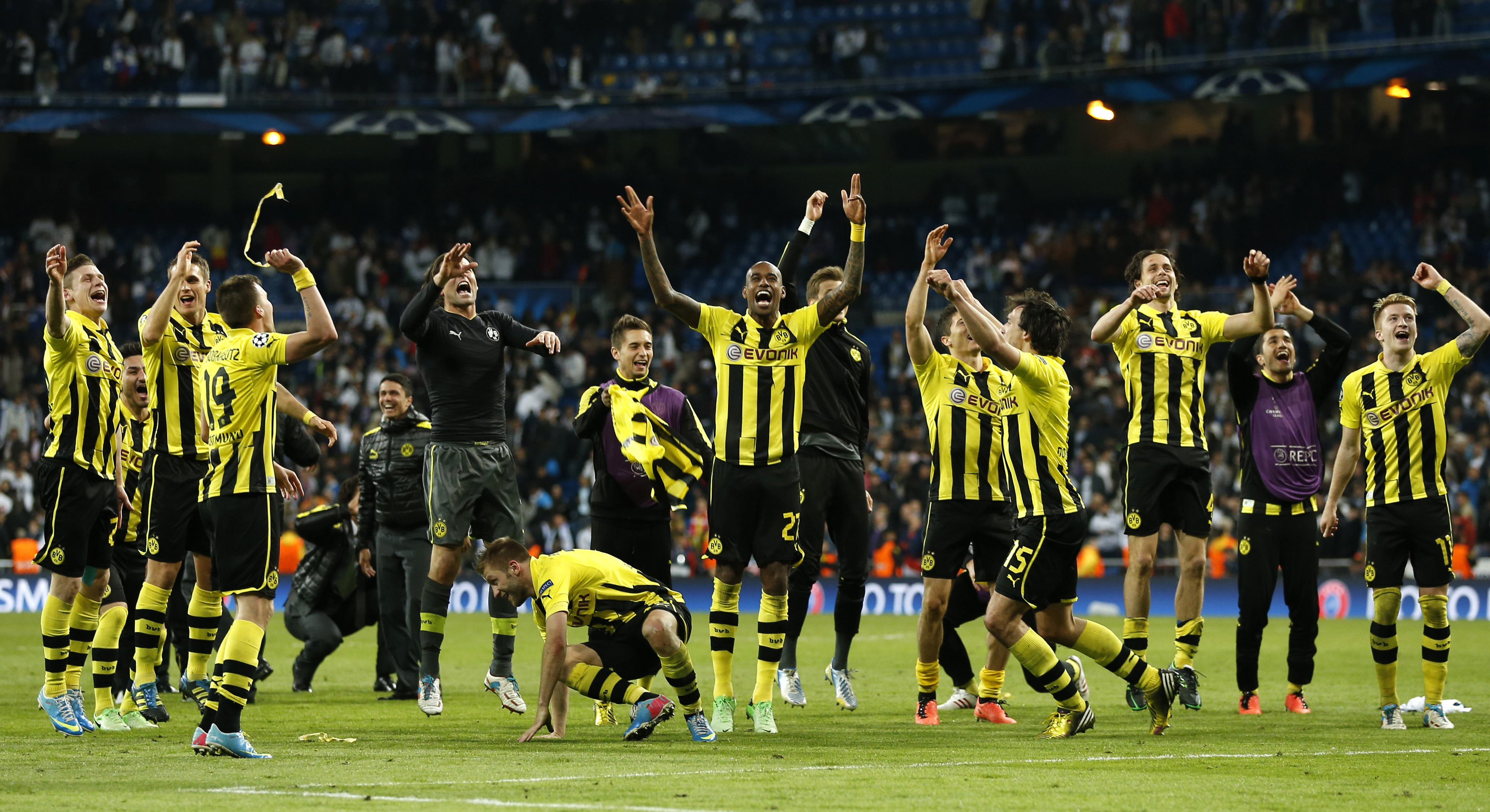 Borussia Dortmund Wallpapers Images Photos Pictures