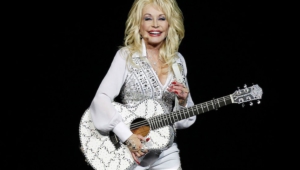 Dolly Parton For Desktop