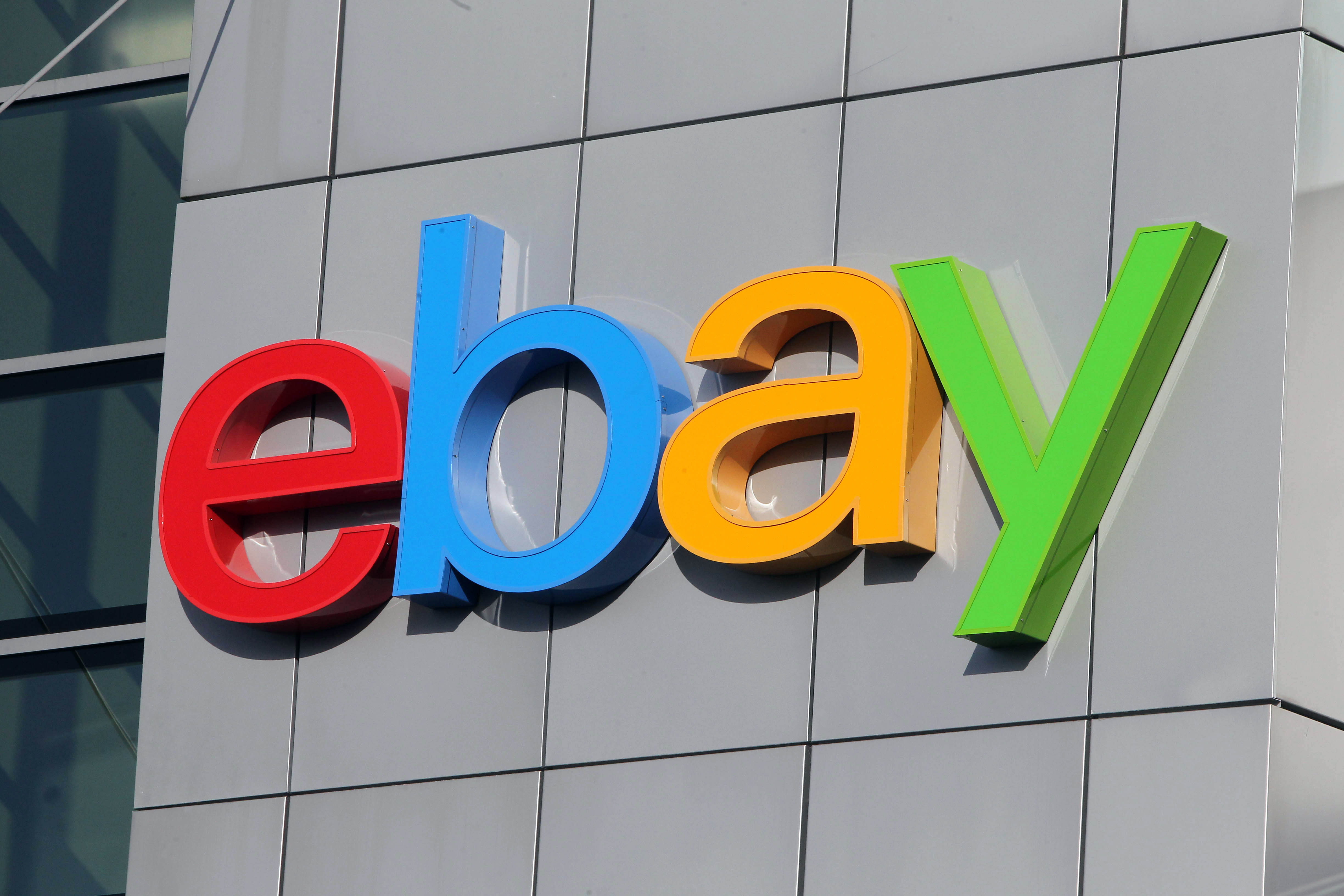 eBay DOWN - Auction site not working for thousands of 