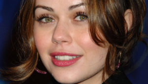 Pictures Of Alexis Dziena