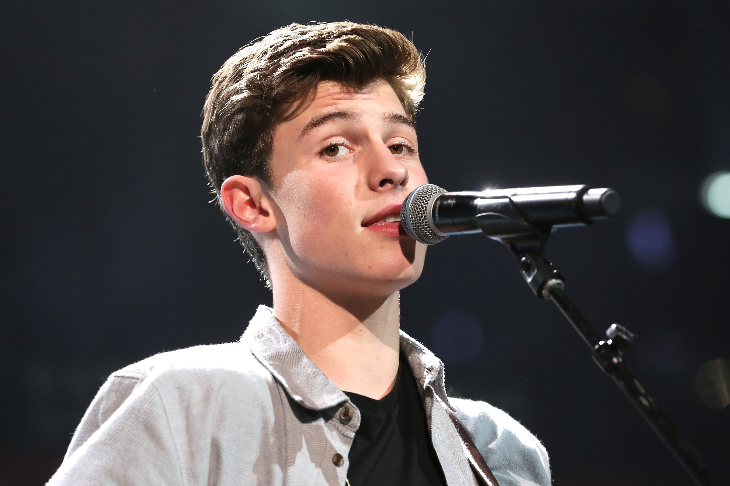 Shawn Mendes Wallpapers Images Photos Pictures Backgrounds