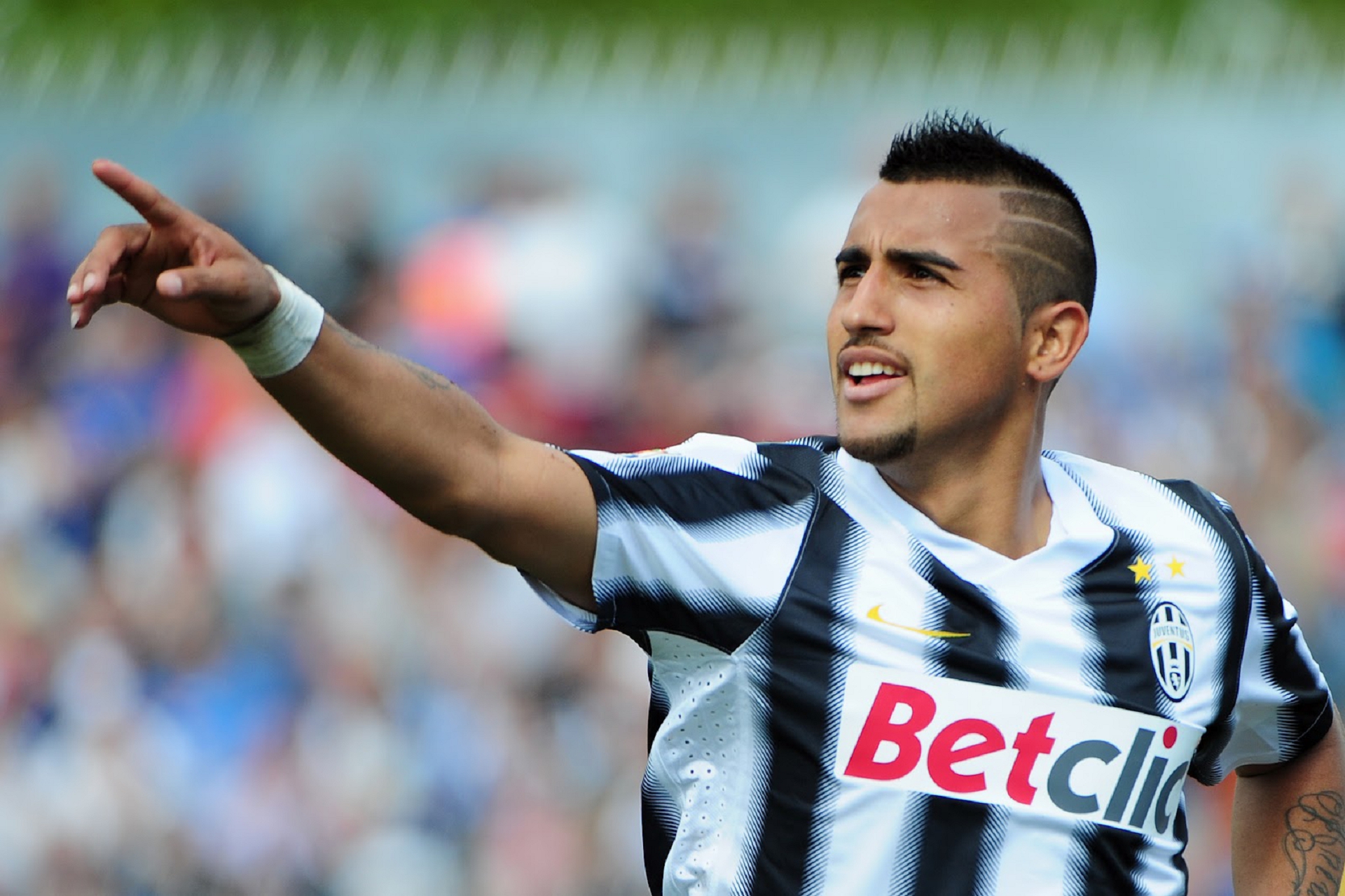 Arturo Vidal Wallpapers Images Photos Pictures Backgrounds