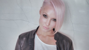 Emma Hewitt Photos